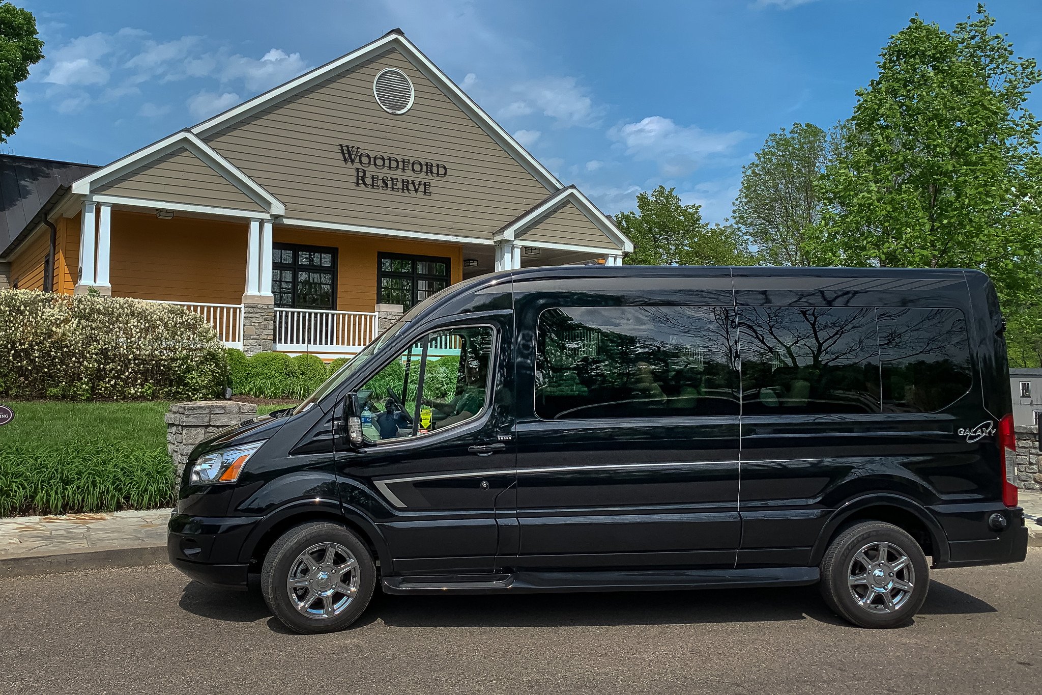 01-ford-transit-2019-black--exterior--profile